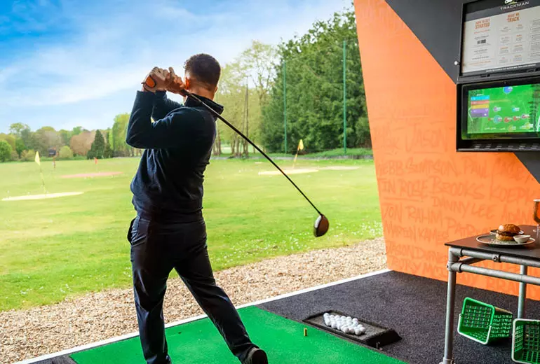 Vip Driving Range VIP Bay for 55 mins (6 people per voucher) - Old Woking, Surrey ...